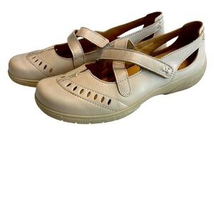 Hotter England Slip On Mary Jane’s Comfort Ivory Flats Like New Leather Upper